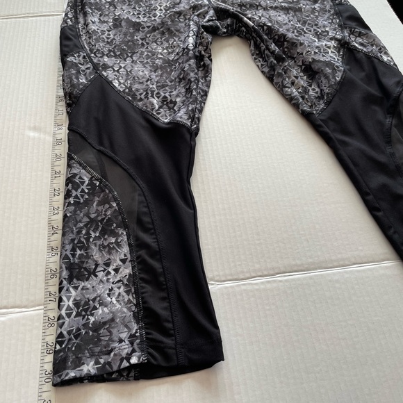 Avia Pull on Activewear Capri/Leggings Sz L - Picture 4 of 7